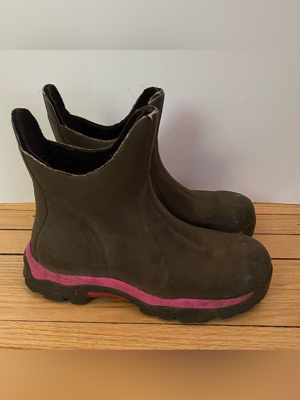 Original Muck Boots Women’s 10 Slip On Low Top Brown Pink Rain Garden Outdoor